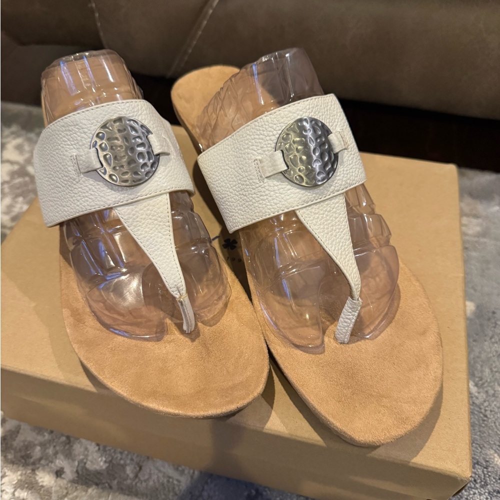 Bjordnal Women's White Leather Thong Sandals with Silver Accent